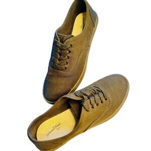 Universal Thread Black Canvas Lace-Up Sneakers Women’s Size 7.5